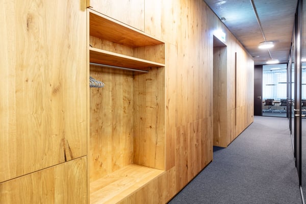 Repräsentative, weitgehend ausgebaute Bürofläche im 1.OG. 5