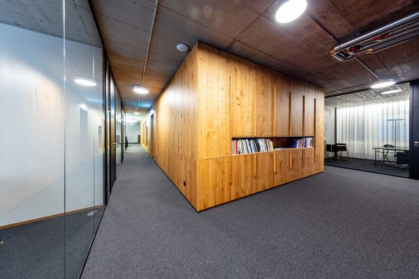 Repräsentative, weitgehend ausgebaute Bürofläche im 1.OG. 2