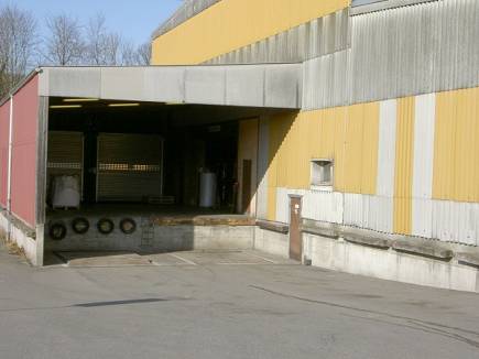 1050 m2 günstige Lagerfläche im 1. OG, 200 kg/m2 2