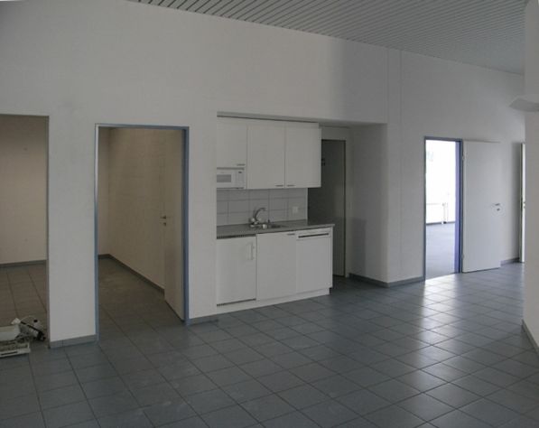 günstige Verkauf/Schulung/Büros/Ausstellung/Lager/Praxisräume 8