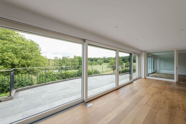 450 m2 Terrassenwohnung im Grünen 1