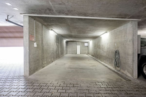 Ideal gelegen an A1 Mägenwil; grosse Plätze mit sehr guter Zufahrt 2