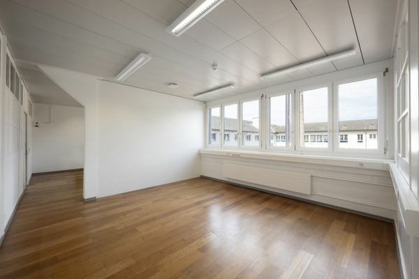 Helle Räume in einem Areal mit guter Infrastruktur in Aarau 5