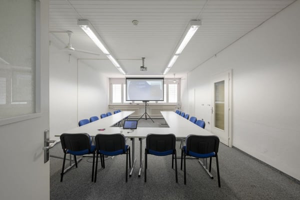 Helle Räume in einem Areal mit guter Infrastruktur in Aarau 1