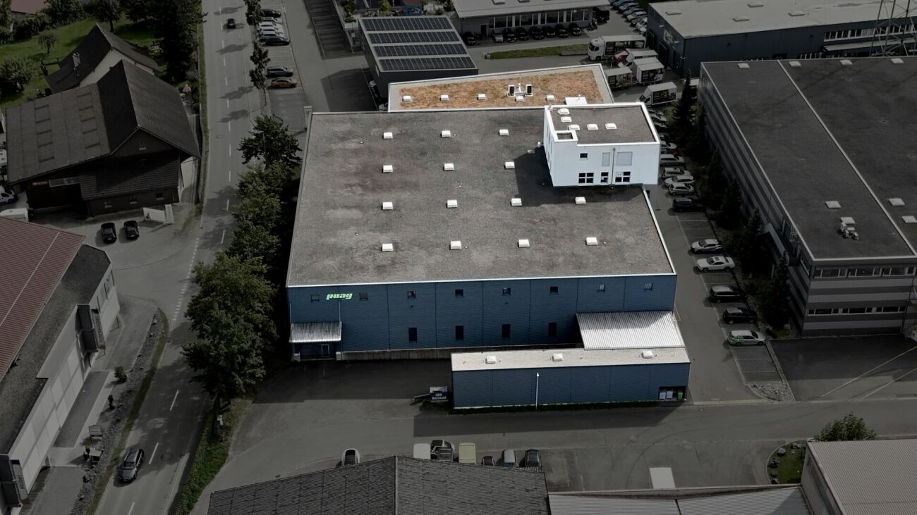 Geschäftshaus mit 10 m Hochregallager und 800 m2 Büro zentral im Mittelland