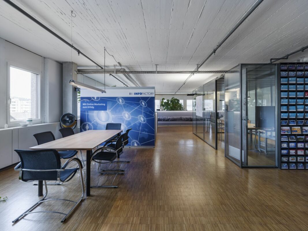 Ausgebaute Bürofläche im Shared Office mit Küche und Aufenthaltsraum