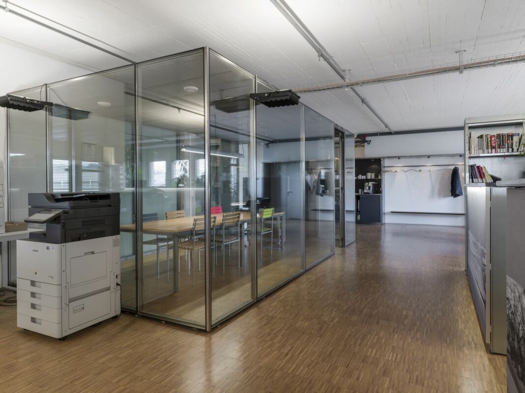 Ausgebaute Bürofläche im Shared Office mit Küche und Aufenthaltsraum