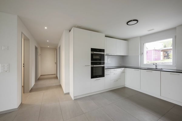 Moderne 3.5 Zimmer Wohnung mit grossem Balkon in Künten 2