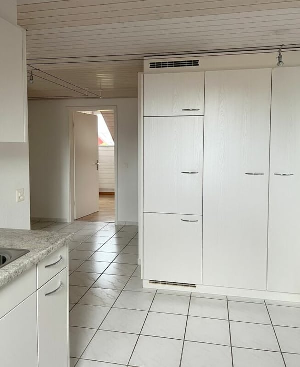Schöne und gepflegte 4.5 Zimmer Dachwohnung mit Gartensitzplatz 4