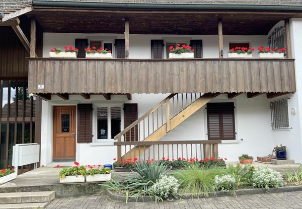 Schöne und gepflegte 4.5 Zimmer Dachwohnung mit Gartensitzplatz 10