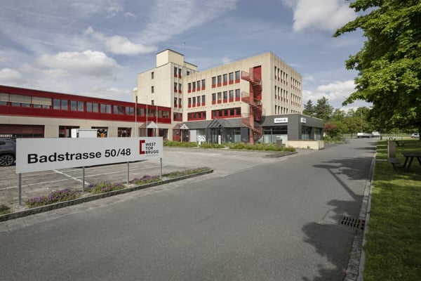 Ausgebautes Büro mit gemeinsamer Küche und Aufenthaltsraum 8