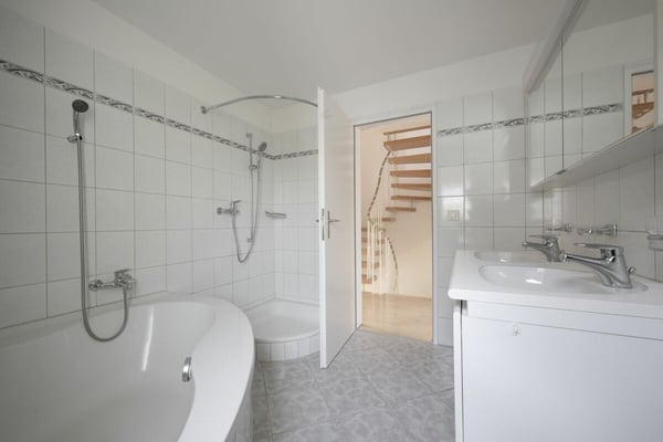 Einfamilienhaus nahe Zürich und Zug in ruhigem Quartier 8