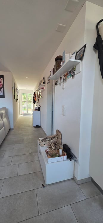 Moderne 2.5-Zimmer-Dachwohnung mit Balkon in Würenlingen 4