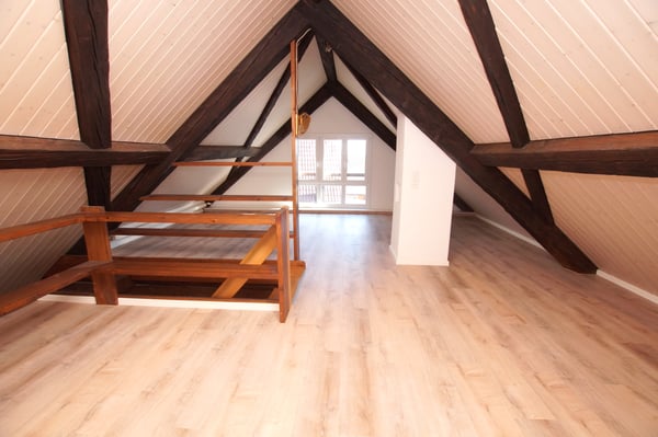 Grosszügige 4.5 Zimmerwohnung im umgebauten Bauernhaus 6