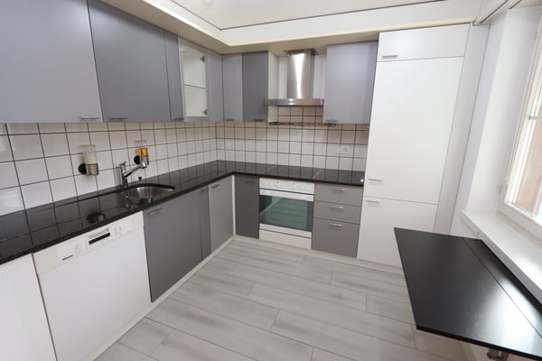 Charmante 2.5-Zimmerwohnung mit Wintergarten und Sitzplatz 2