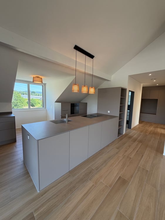 Exklusive 3.5-Zimmer-Dachgeschosswohnung im Neubau  103 m² mit viel Licht & Charme