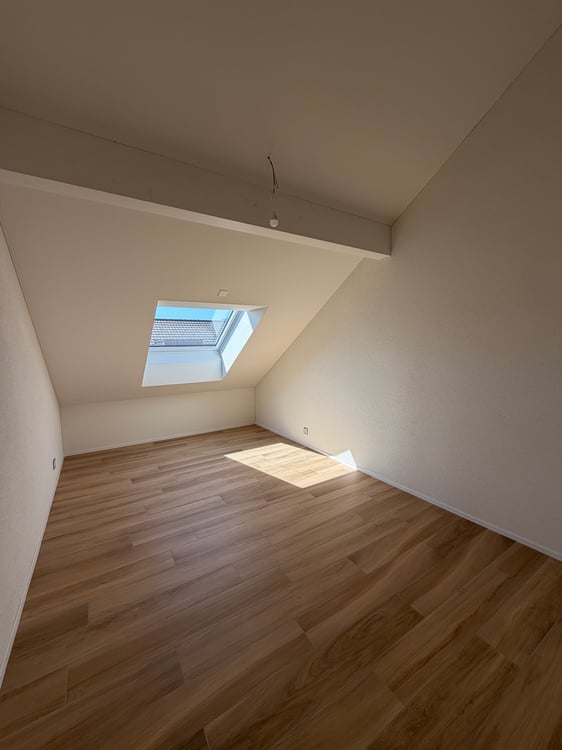 Exklusive 3.5-Zimmer-Dachgeschosswohnung im Neubau 103 m² mit viel Licht & Charme 4