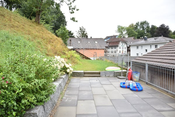 Dachwohnung mit grosser Terrasse und Weitsicht auf Jura 10