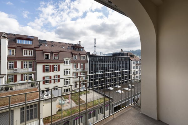 Helles 5-Zimmer-Büro im Altbau an der Gutenbergstrasse, Bern 6