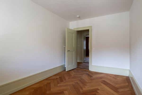 Helles 5-Zimmer-Büro im Altbau an der Gutenbergstrasse, Bern 5