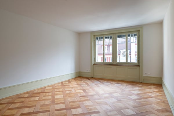 Helles 5-Zimmer-Büro im Altbau an der Gutenbergstrasse, Bern 7