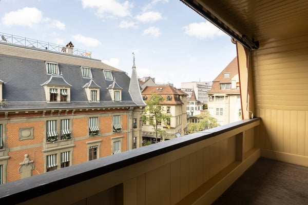 Helles 5-Zimmer-Büro im Altbau an der Gutenbergstrasse, Bern 17