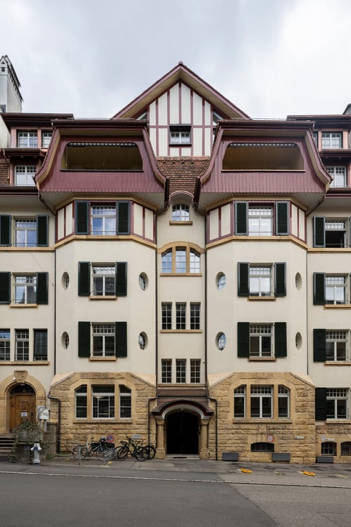 Helles 5-Zimmer-Büro im Altbau an der Gutenbergstrasse, Bern 1