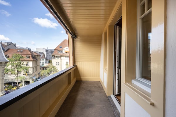 Helles 5-Zimmer-Büro im Altbau an der Gutenbergstrasse, Bern 16