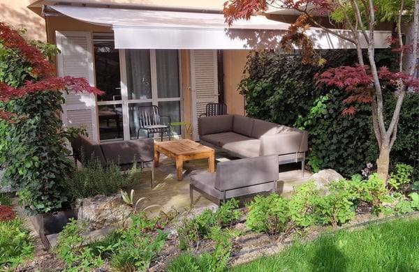 Hochwertig ausgebaute 3½-Zimmerwohnung mit grosser Gartenterrasse an zentraler Lage in Bern 7