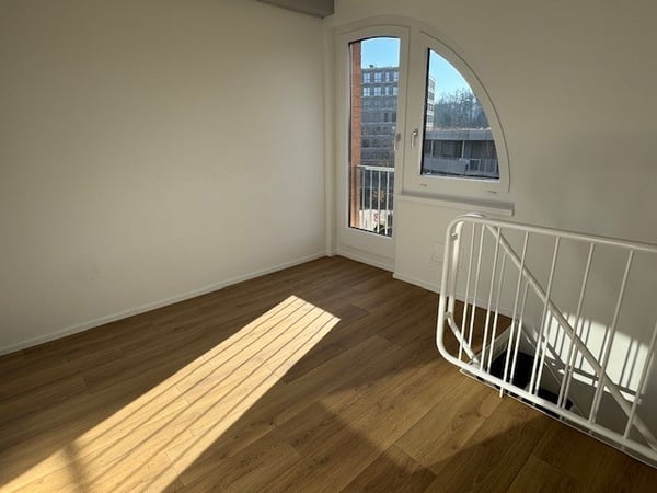 Komplett sanierte 1.5-Duplex-Wohnung in der Nähe vom Europaplatz! 5