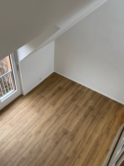 Komplett sanierte 1.5-Duplex-Wohnung in der Nähe vom Europaplatz! 6