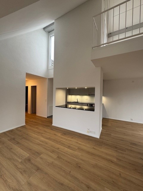 Komplett sanierte 1.5-Duplex-Wohnung in der Nähe vom Europaplatz! 1