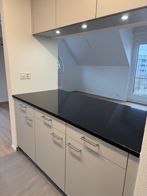 Komplett sanierte 1.5-Duplex-Wohnung in der Nähe vom Europaplatz! 13