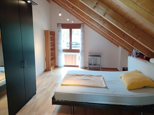 Helle Duplex-Wohnung im Dachgeschoss 11