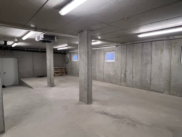 Gewerbe-/Lagerräume im EG & UG (nur zusammen mietbar) 5