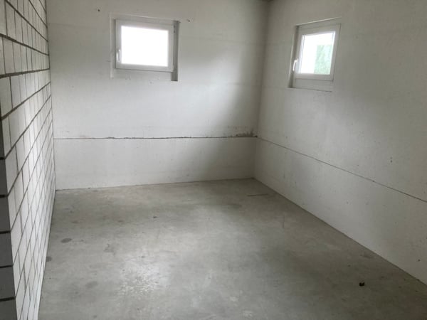 Gewerbe-/Lagerräume im EG & UG (nur zusammen mietbar) 9