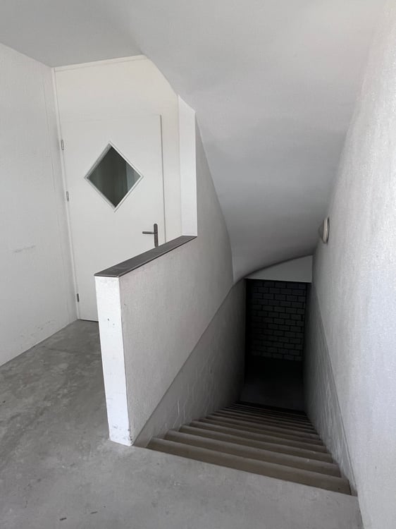 Gewerbe-/Lagerräume im EG & UG (nur zusammen mietbar) 10