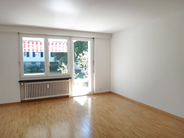 Schöne 2-Zimmerwohnung mit grosser Terrasse Nähe Dorfzentrum und Bahnhof ... 2