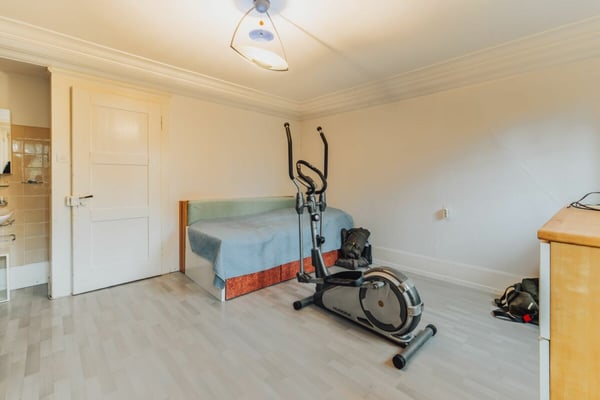 Wohn- und Geschäftshaus 28