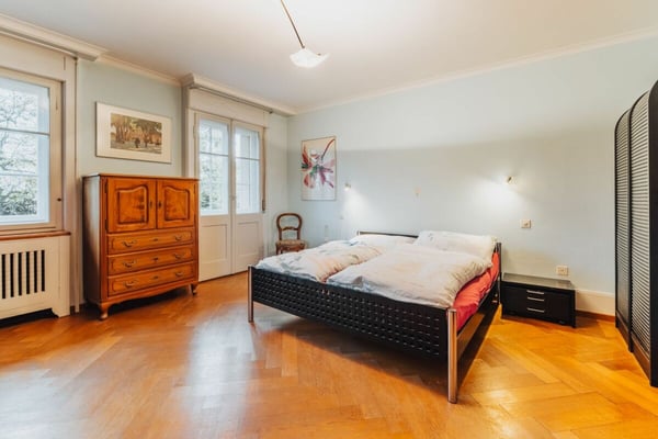 Wohn- und Geschäftshaus 22