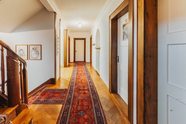 Wohn- und Geschäftshaus 18