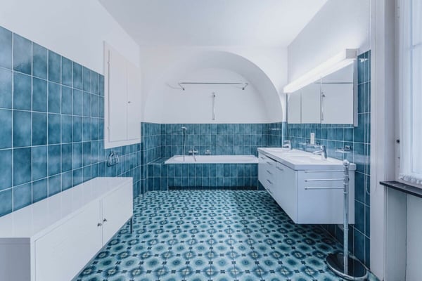 Wohn- und Geschäftshaus 24