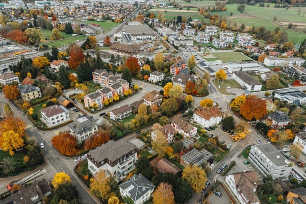 Wohn- und Geschäftshaus 8