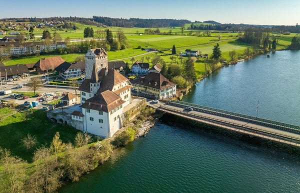 EINFAMILIENHAUS MIT GARTEN