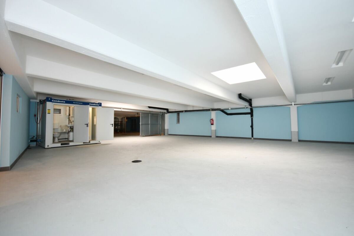 Car Garage/Workshop