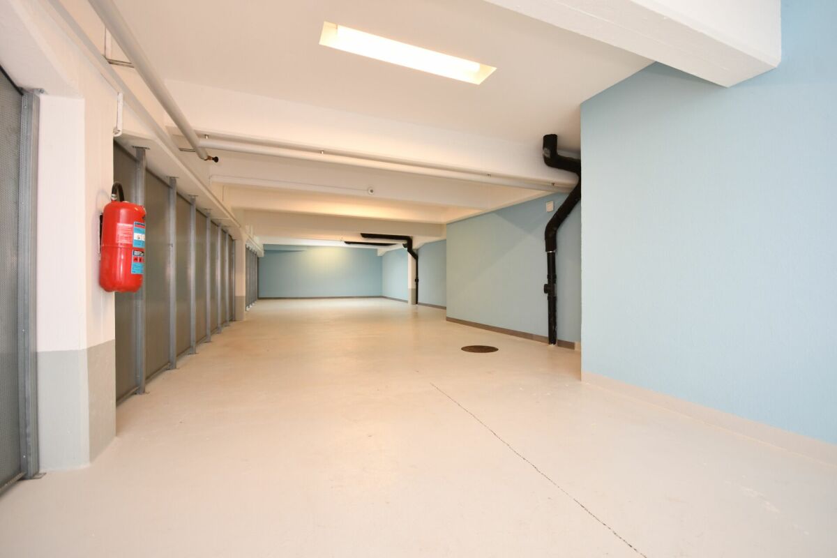 Car Garage/Workshop
