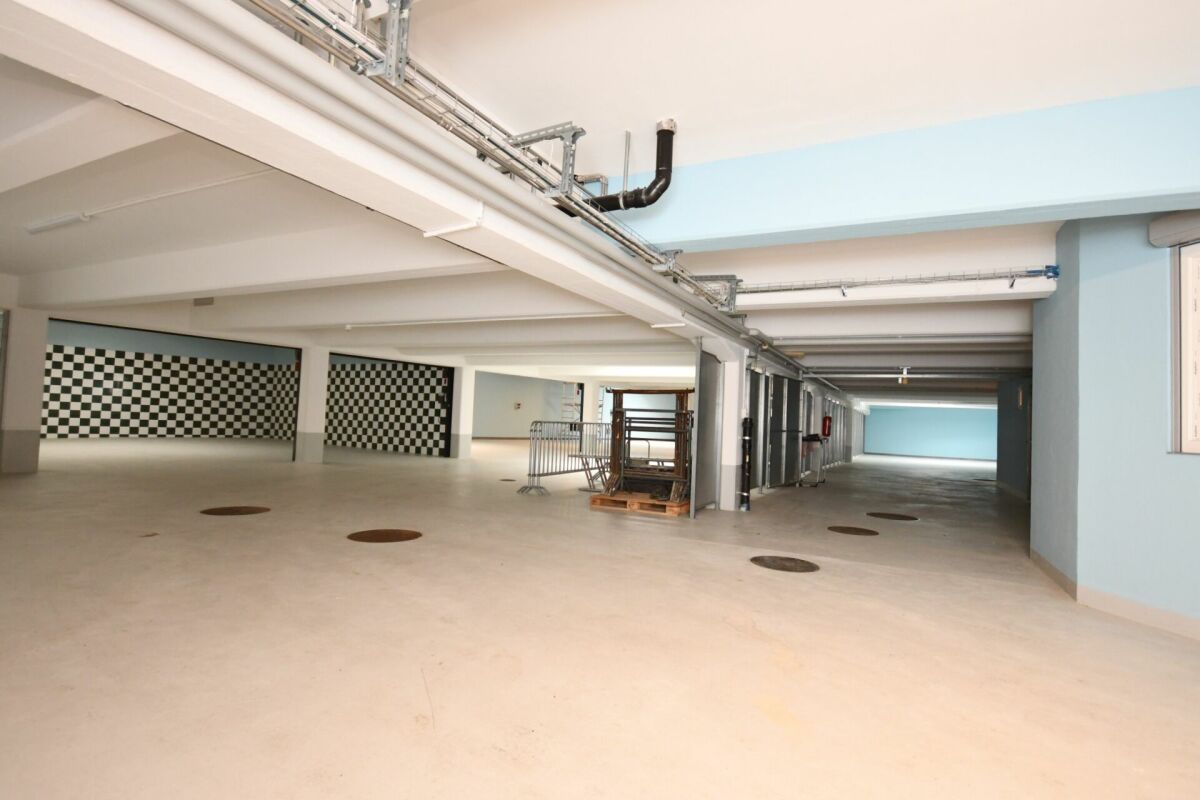 Car Garage/Workshop
