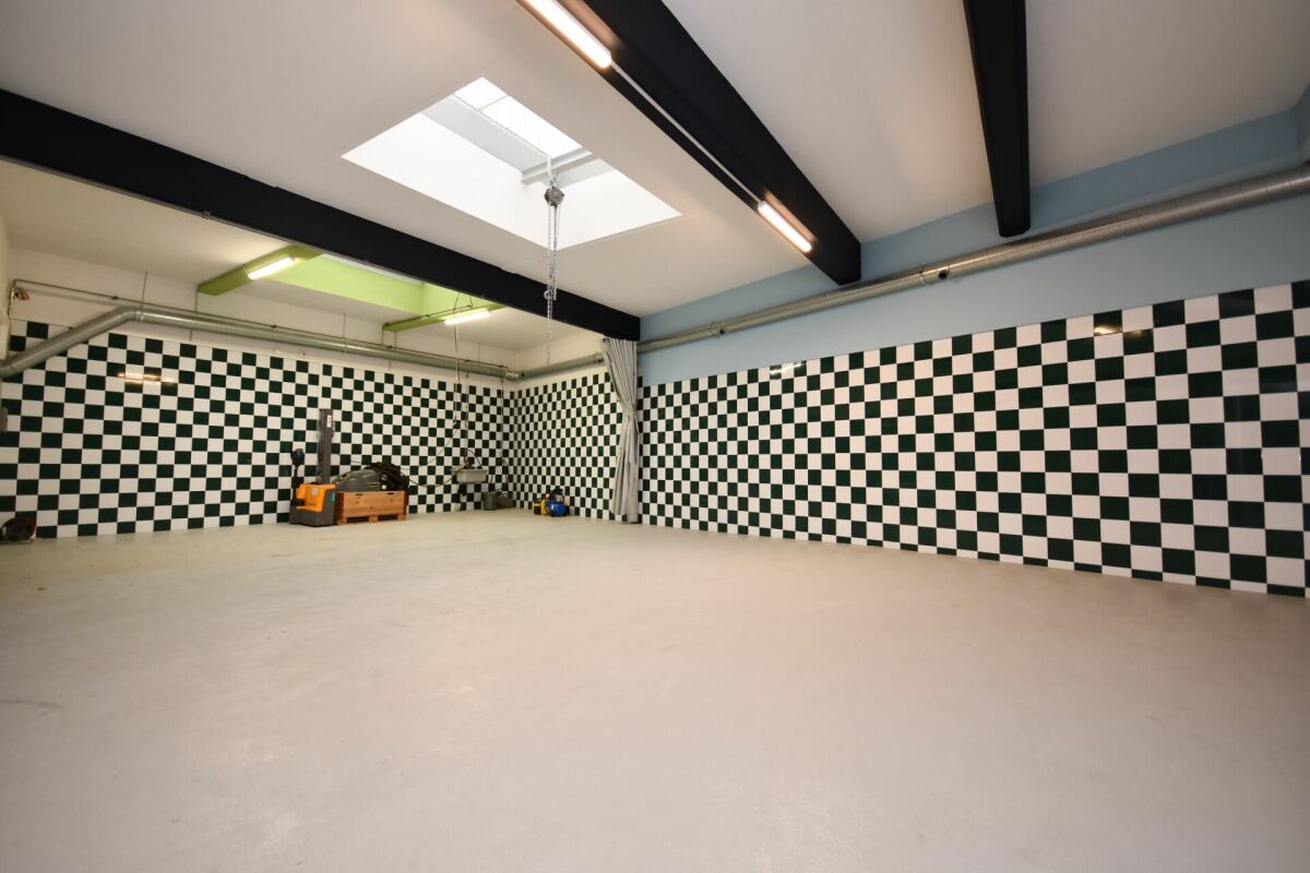 Car Garage/Workshop