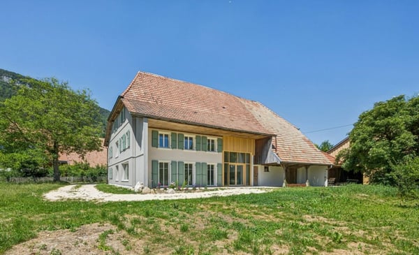 Bauernhaus mit Weitsicht und grosser Parzelle. 1