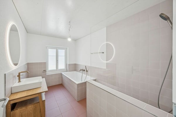 Bauernhaus mit Weitsicht und grosser Parzelle. 15